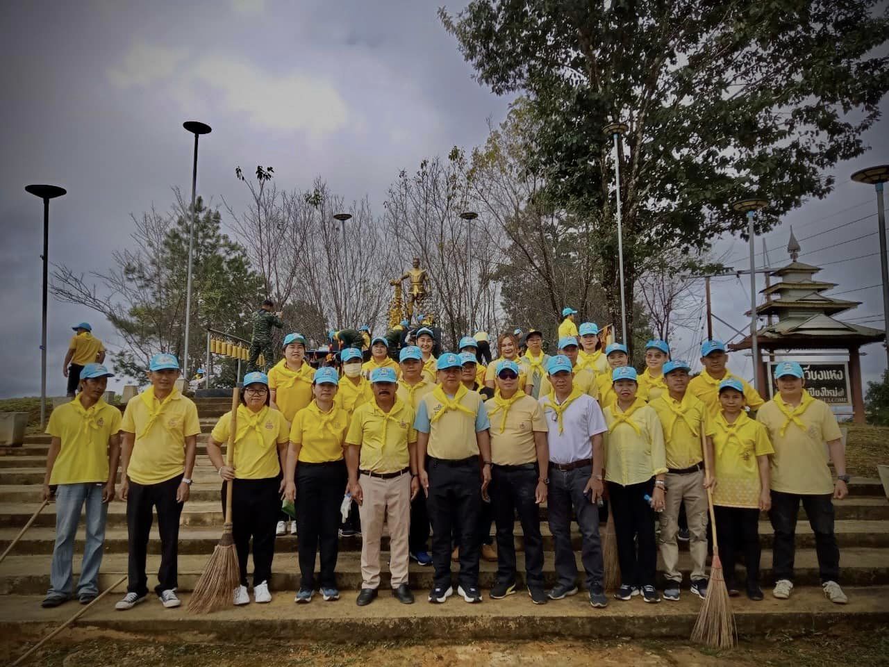 พช.เวียงแหง ร่วมกิจกรรมจิตอาสาบำเพ็ญสาธารณประโยชน์ เนื่องในวันคล้ายวันสวรรคตพระบาทสมเด็จพระจุลจอมเกล้าเจ้าอยู่หัว