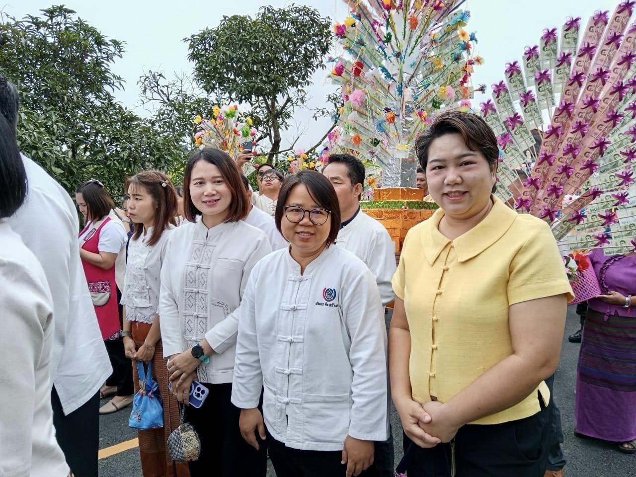 พช.เวียงแหงร่วมพิธีทำบุญทอดกฐินสามัคคีอำเภอเวียงแหง
