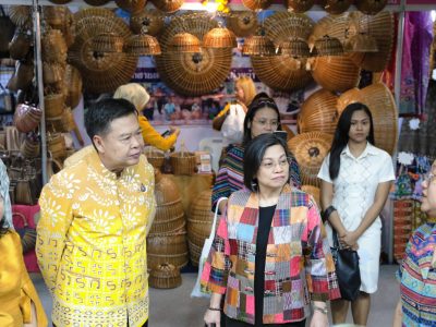 เอกอัครราชทูตสาธารณรัฐฟิลิปปินส์ เยี่ยมชมงาน “OTOP City 2024 Happy Market มอบความสุข ด้วยของขวัญล้ำค่า จากภูมิปัญญาไทย” ตั้งแต่วันนี้ ถึงวันที่ 22 ธันวาคม ณ อิมแพค เมืองทองธานี