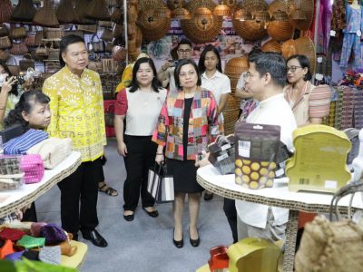 เอกอัครราชทูตสาธารณรัฐฟิลิปปินส์ เยี่ยมชมงาน “OTOP City 2024 Happy Market มอบความสุข ด้วยของขวัญล้ำค่า จากภูมิปัญญาไทย” ตั้งแต่วันนี้ ถึงวันที่ 22 ธันวาคม ณ อิมแพค เมืองทองธานี